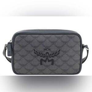 MCM Lauretos Himmel Crossbody
I Dark Gray
